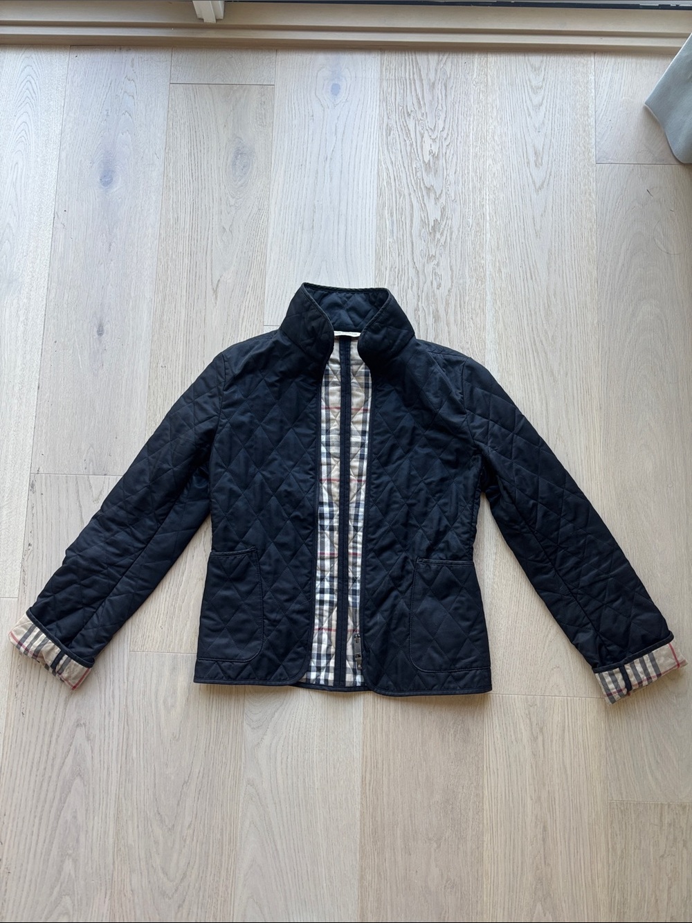 Burberry Womenโs Black Quilted Jacket